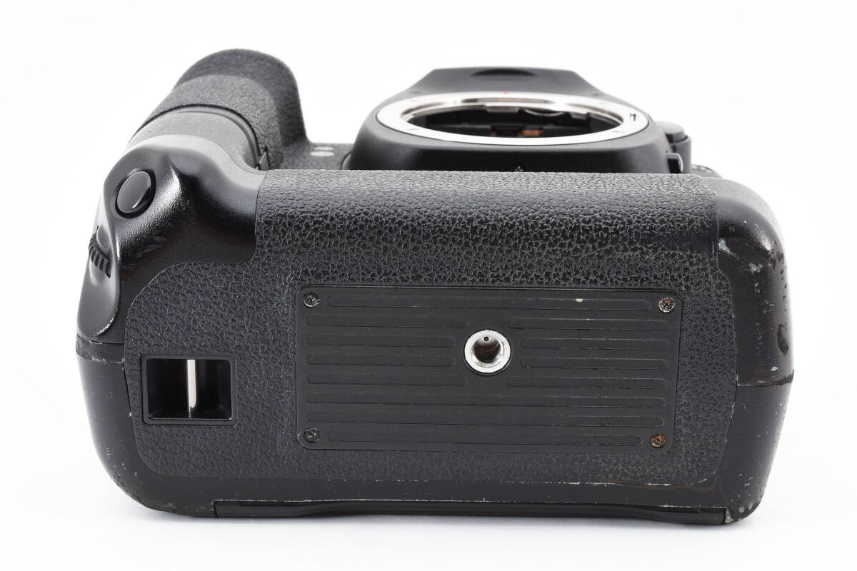 1円～人気機種＊Canon EOS 5D Mark II Body BG‐E6付 キャノン 本体のみ の画像8
