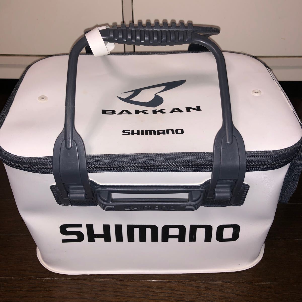 シマノ SHIMANO バッカン フィッシングバッグ 磯バッグ ホワイトの画像1
