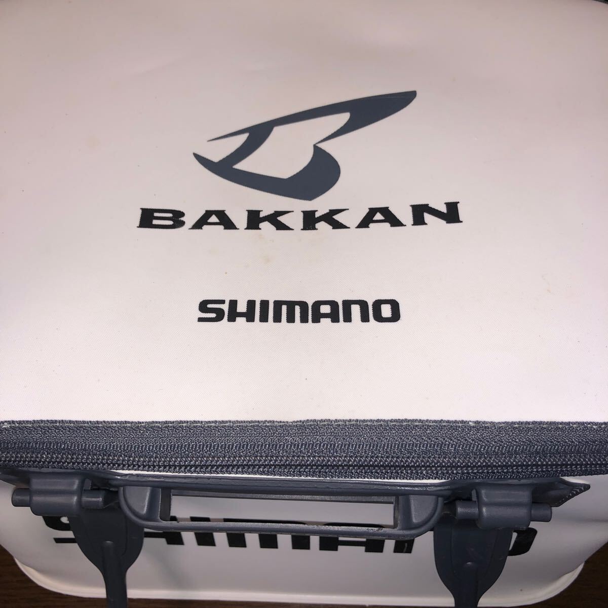 シマノ SHIMANO バッカン フィッシングバッグ 磯バッグ ホワイトの画像9