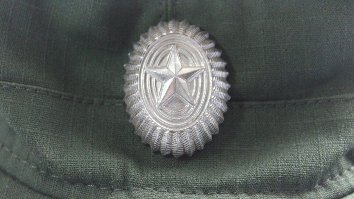 専用 ロシア軍 実物 Военторг製 陸軍 常勤 ケピ帽 56cm 緑 帽章のみ