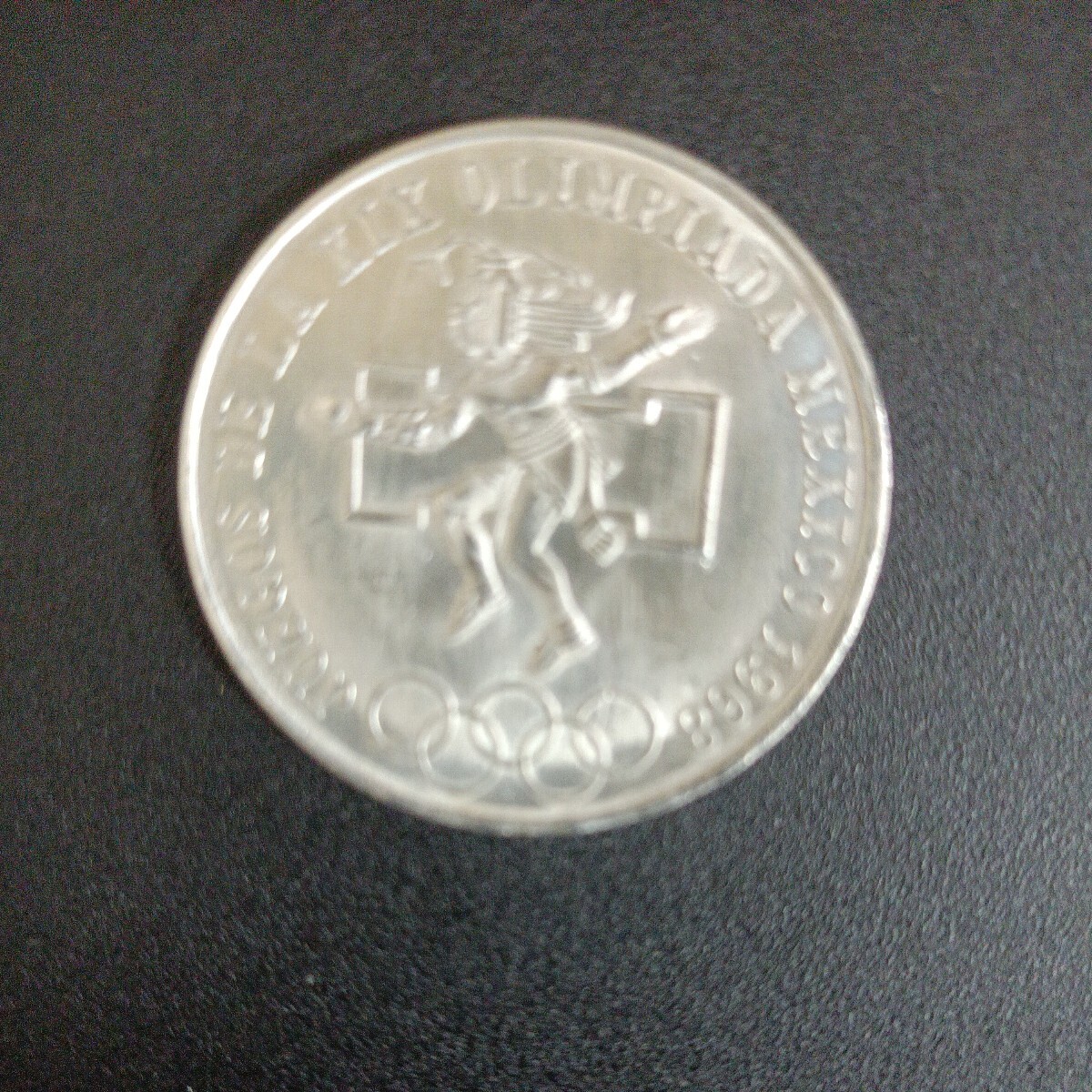 1968年メキシコオリンピック25ペソ銀貨22.5g2枚、1972年ミュンヘンオリンピック10マルク銀貨15.5g1枚の計3枚です。_画像7