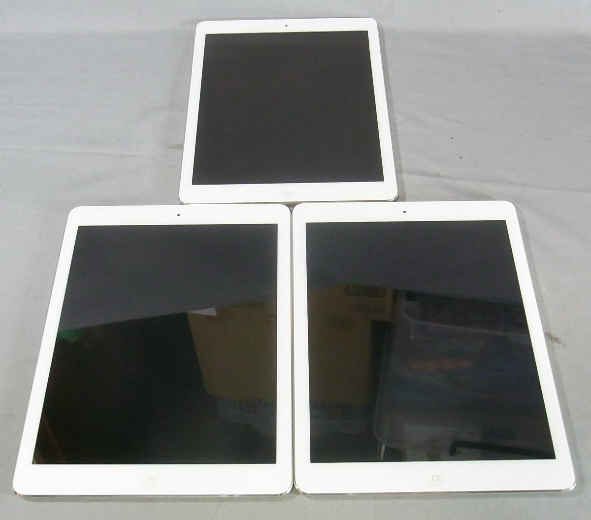 B39474 O-04168 Apple iPad Air Wi-Fiモデル MD789J/A×1 MD788J/A×2 計3台セット ジャンク_画像1