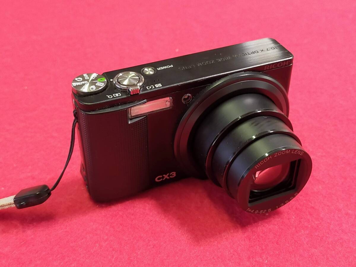 デジタルカメラ　リコーＣＸ３　使用少なくて綺麗　ジャストサイズの可愛いソフトケース付き　やや訳あり_画像3