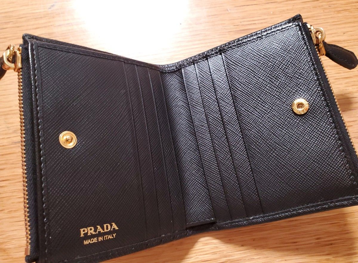 PRADA 二つ折り財布|Yahoo!フリマ(旧PayPayフリマ) PRADA 二つ折り財布|Yahoo!フリマ(旧PayPayフリマ)