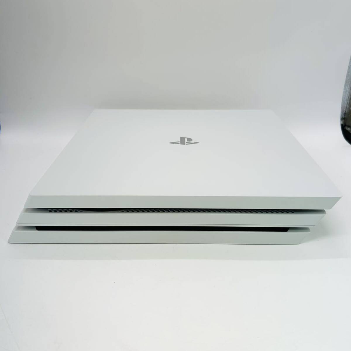 SONY ソニー PS4 Pro 本体 CUH-7200B 1TB グレイシャーホワイト 封印シール有 動作確認済 / プレイステーション4 プロ PlayStation4 g11321_画像4