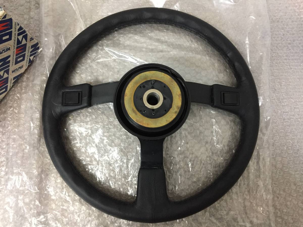 2 new goods * NISSAN Nissan NISMO Nismo 36.5Φ leather steering gear steering wheel horn button Boss Z31 Fairlady Z R30 Skyline R32 S13