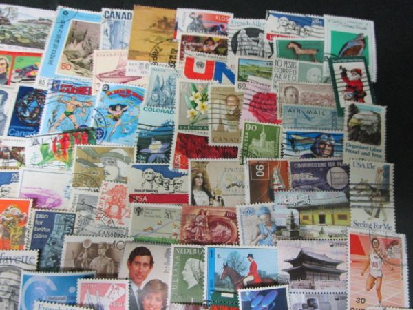 ★使用済　外国切手　中型・大型色々 　約２００枚_画像3