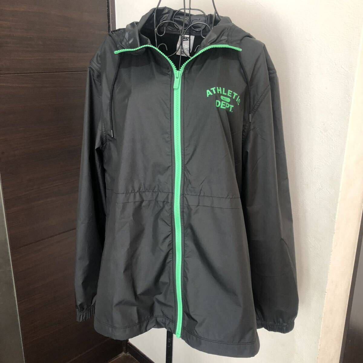 新品未使用タグ付き NIKE ナイキ ウインドブレーカー レディース 新品未使用タグ付き NIKE ナイキ ウインドブレーカー レディース