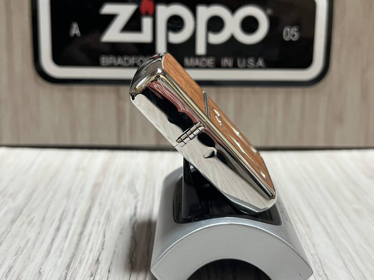 大量出品中!【希少】未使用近い 2007年製 Zippo Armor 'バイオリン F字孔 デザイン' 天然木 あこや貝 アーマー ジッポー 喫煙 ライター_画像6