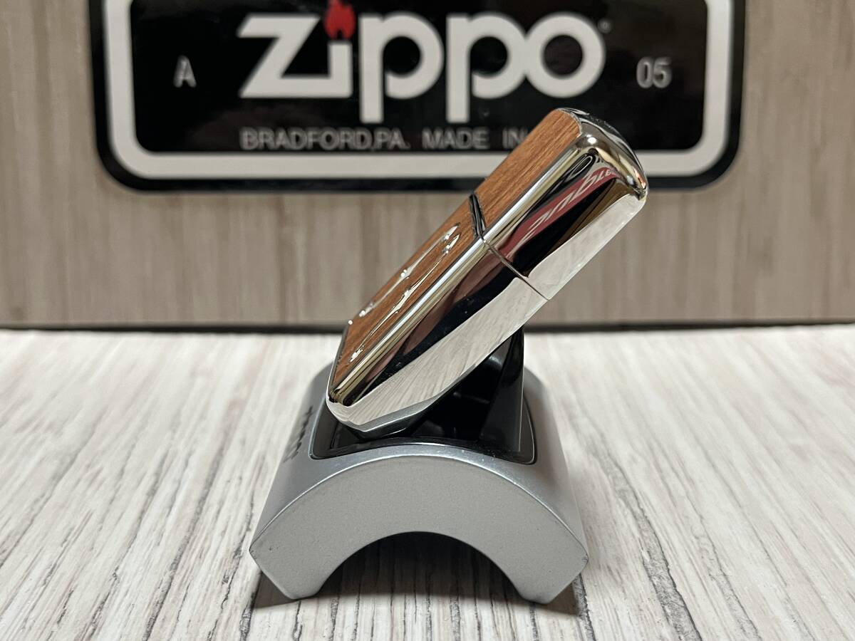 大量出品中!【希少】未使用近い 2007年製 Zippo Armor 'バイオリン F字孔 デザイン' 天然木 あこや貝 アーマー ジッポー 喫煙 ライター_画像7