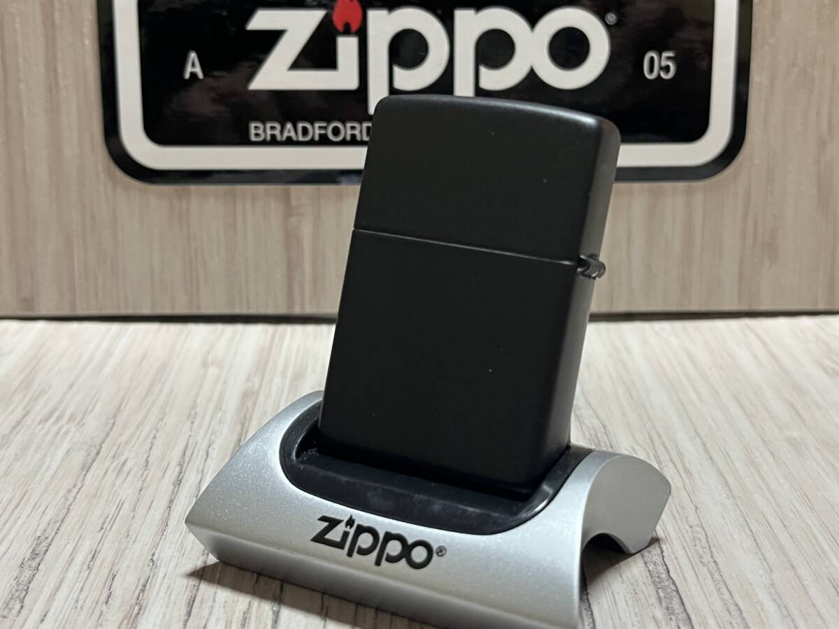 大量出品中!!【希少】未使用 2000年製 Zippo 'TOP GUN' トップガン ウィングマーク ブラックコーティング ジッポー ライター_画像7
