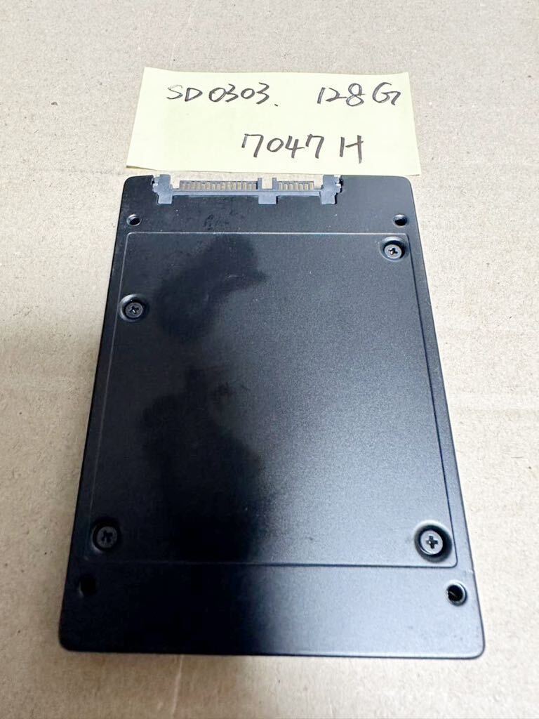 SD0303【中古動作品】SunDisk 内蔵 SSD 128GB /SATA 2.5インチ動作確認済み 使用時間7047H_画像2