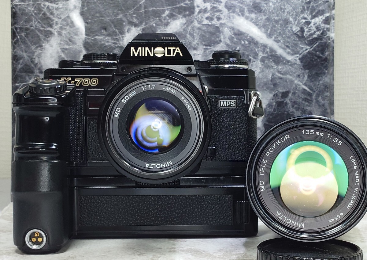 【終活整理】MINOLTA X-700＋MD ROKKOR 50mm f1.7＋135mm f3.5 単焦点2本セット＋モータードライブ1 各動作良好 露出計OK 光学良好 連写OKの画像1
