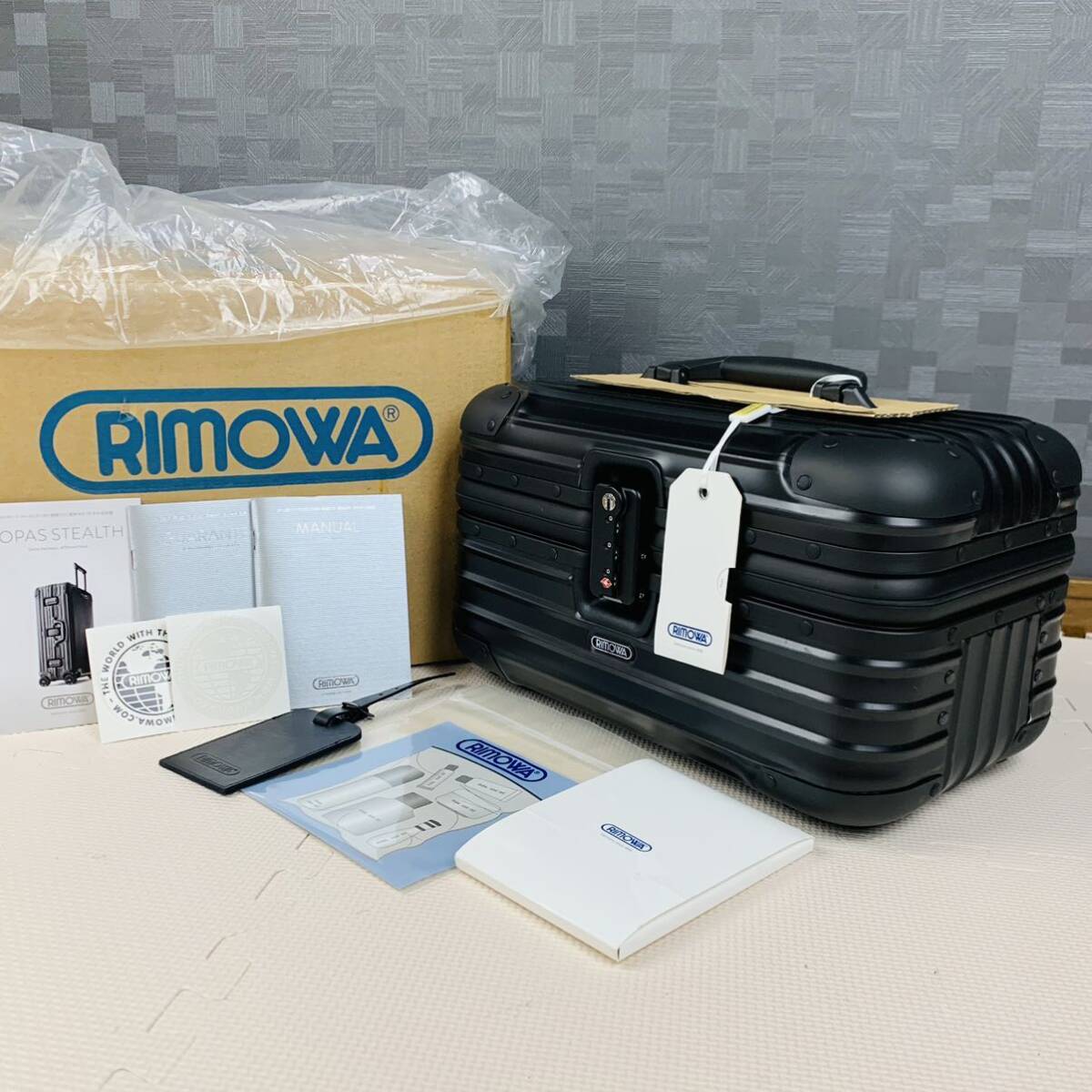新品未使用】RIMOWA リモワ TOPAS トパーズ STEALTH ステルス 新品未使用】RIMOWA リモワ TOPAS トパーズ STEALTH ステルス