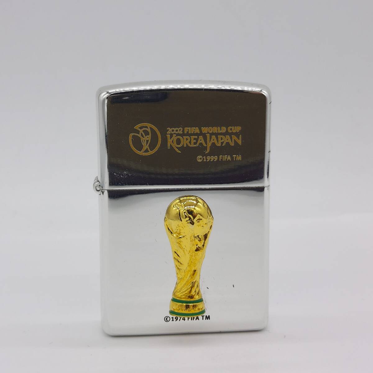 【美品/ほぼ未使用】1000円～ZIPPO/ジッポー 2002 FIFA WORLD CUP KOREA JAPAN/日韓ワールドカップ メタル貼り 2000年製 (6377) _画像2