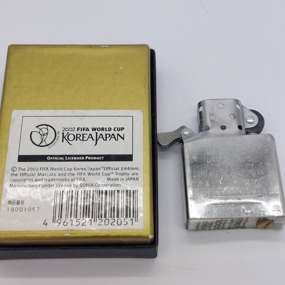 【美品/ほぼ未使用】1000円～ZIPPO/ジッポー 2002 FIFA WORLD CUP KOREA JAPAN/日韓ワールドカップ メタル貼り 2000年製 (6377) _画像10