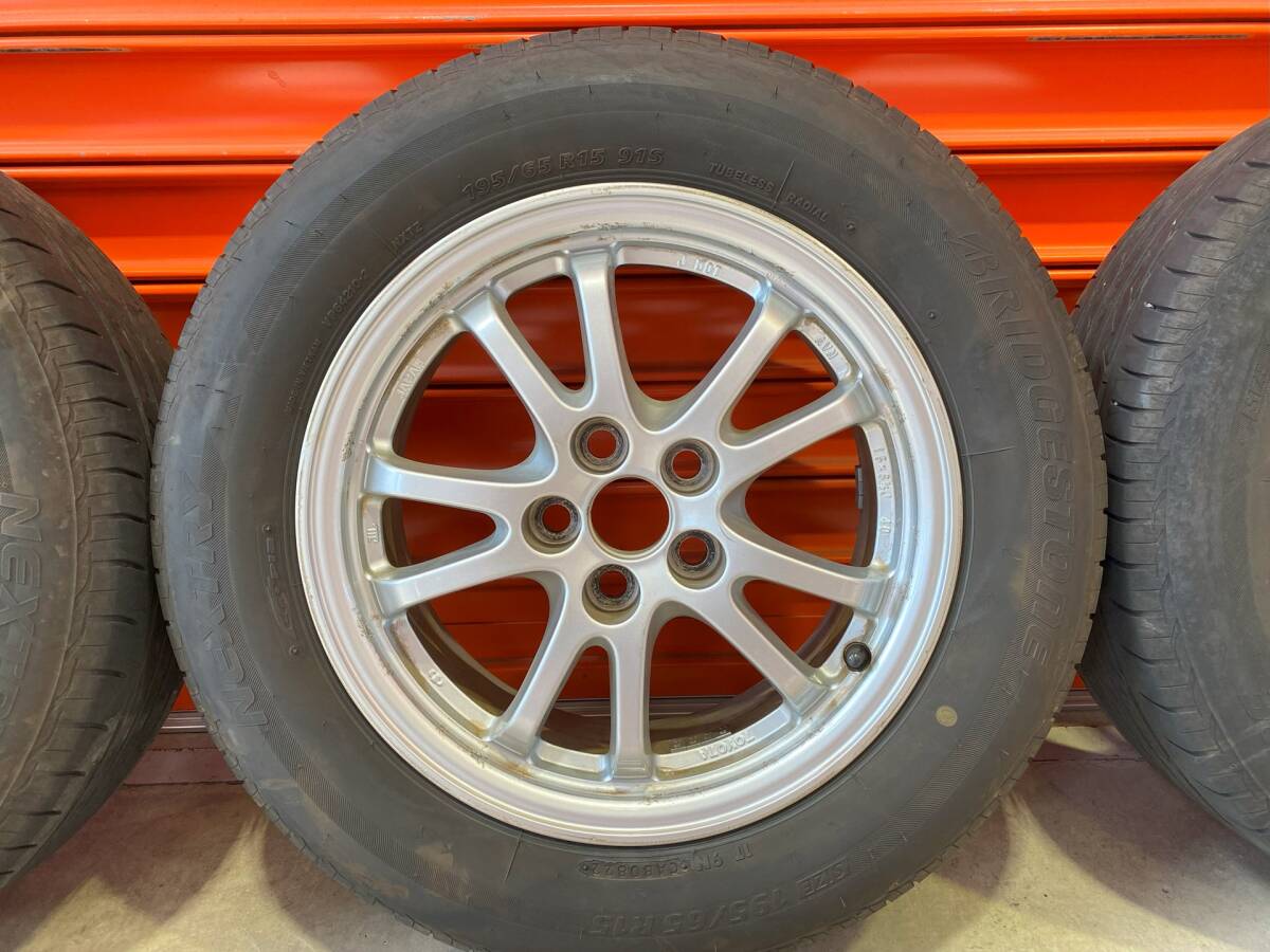 トヨタ　ZVW30　プリウス　195/65R15　15×6J+45 PCD 100 5H タイヤ付きホイール_画像3