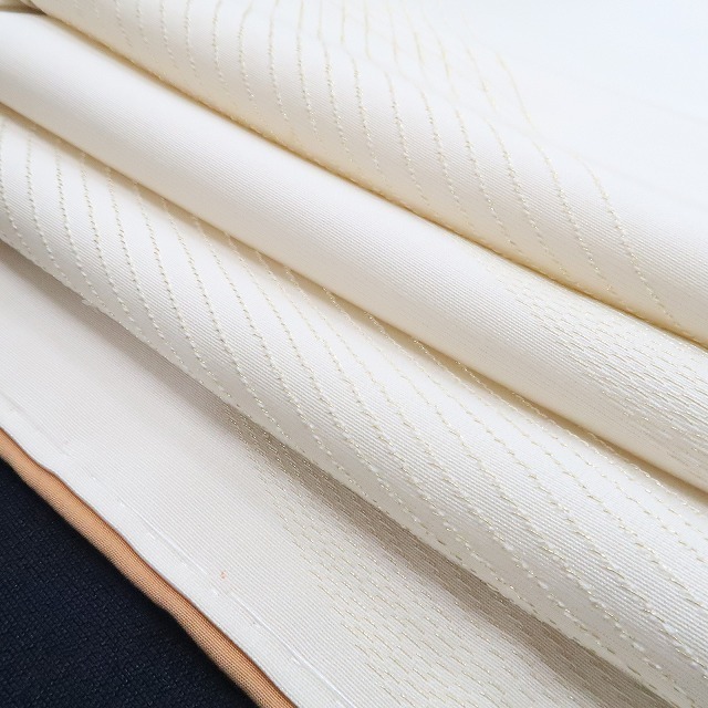 ゆめsaku2 新品 金糸使用 着物 正絹 仕付け糸付“特別感を漂わせる金色の躍動”小紋 3516_画像9