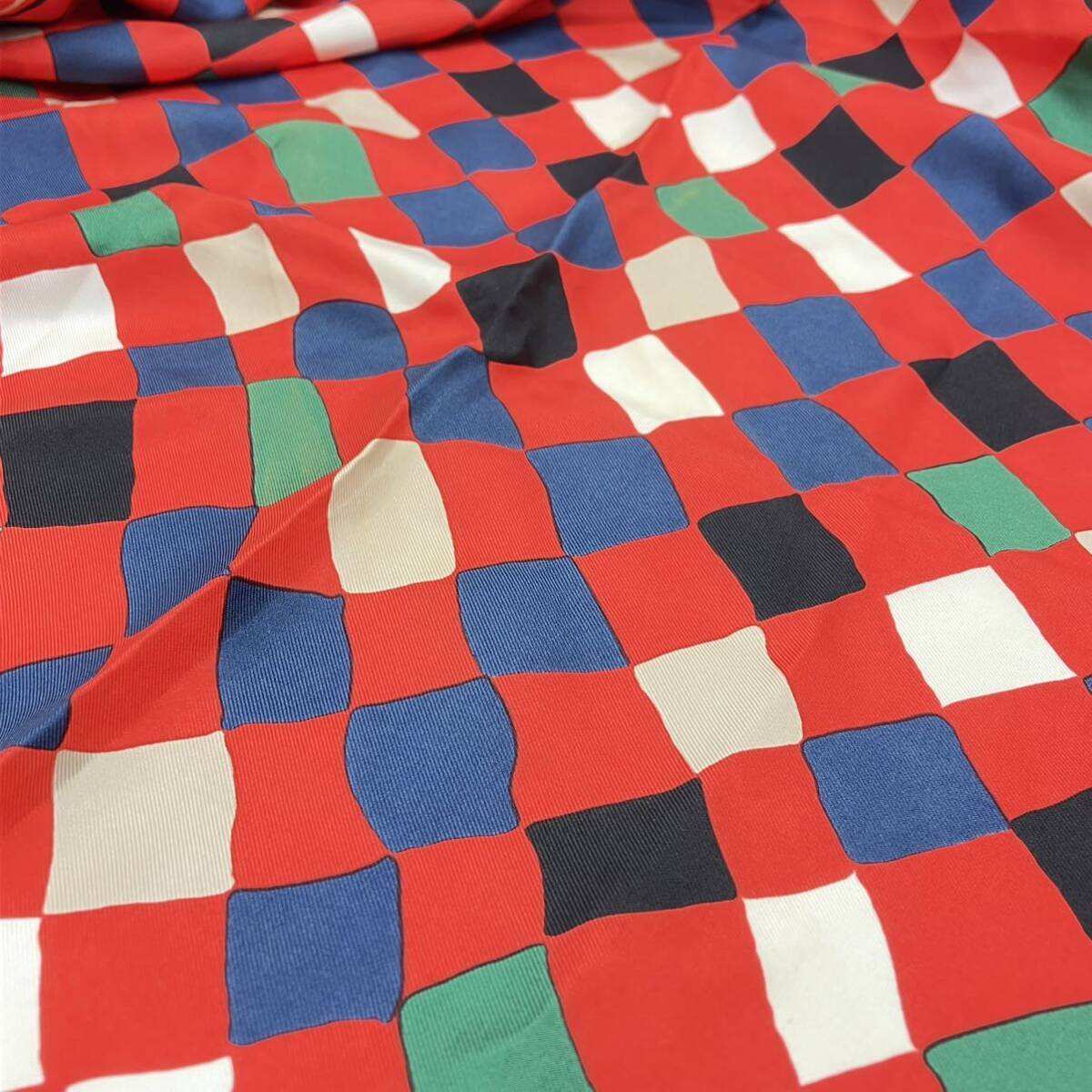 1 jpy ~ 4F GIVENCHY scarf large size ji van si. silk 100% silk red green black blue clothing accessories brand size length width some 76cm lady's red series 
