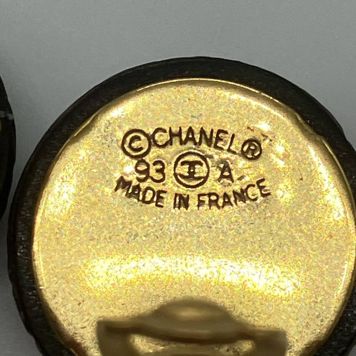 1 jpy ~ 4M [ unused ]CHANEL earrings serial attaching 93A A02600 Y0201B COL Z000Z Gold color Chanel here Mark box attaching black 