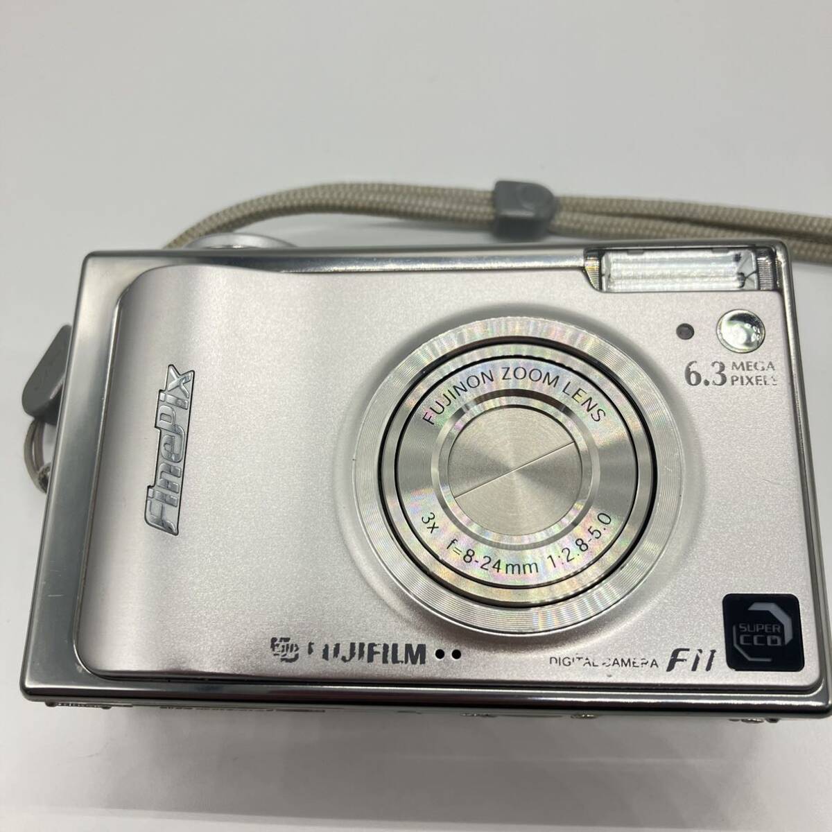 1円〜 4M FUJIFILM コンパクトデジタルカメラ Finepix F11 バッテリー・ソフトケース付き 動作未確認 ファインピクス シルバー 24mm_画像2