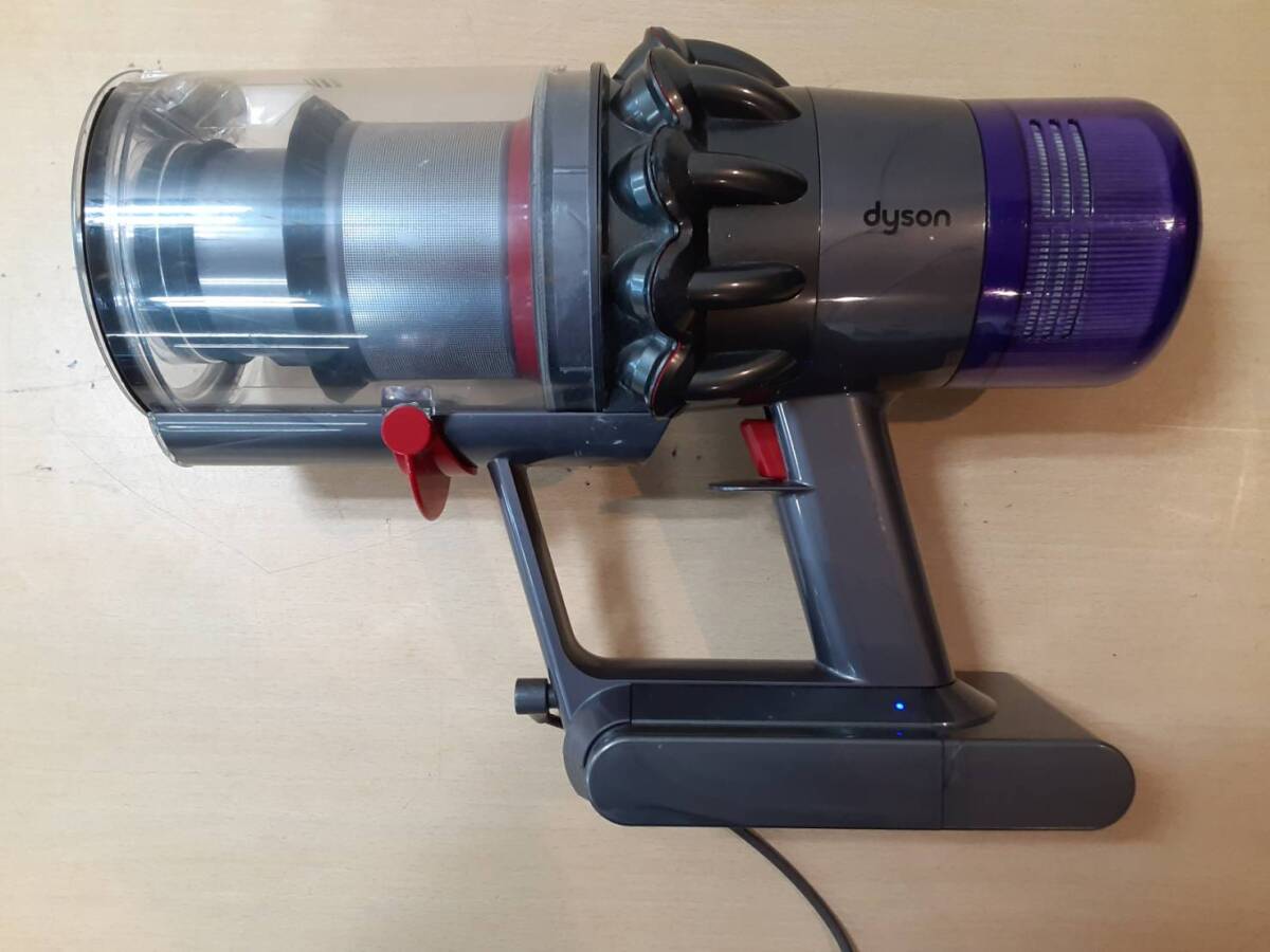 【は30】SV14 dyson ダイソン 掃除機 動作品 コードレスクリーナー _画像4