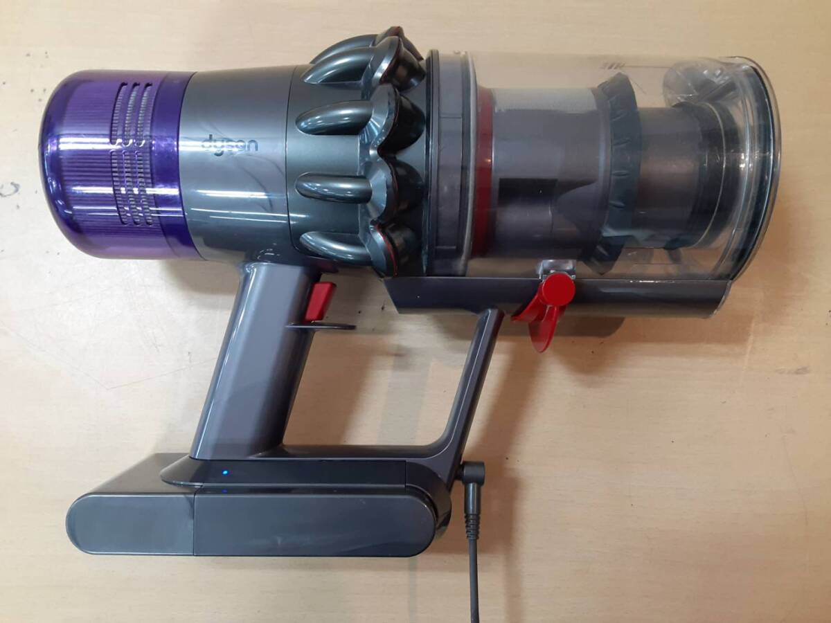 【は30】SV14 dyson ダイソン 掃除機 動作品 コードレスクリーナー _画像5