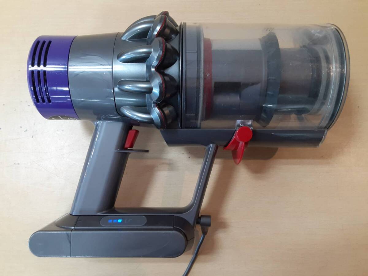 【ひ11】SV12 dyson ダイソン 掃除機 動作品 コードレスクリーナー _画像5