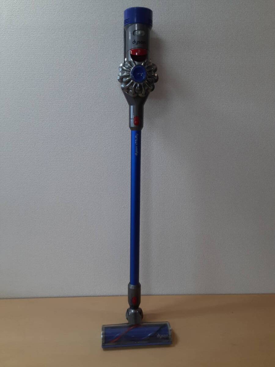 【ひ20】SV10 dyson ダイソン 掃除機 動作品 コードレスクリーナー パーツセット_画像2