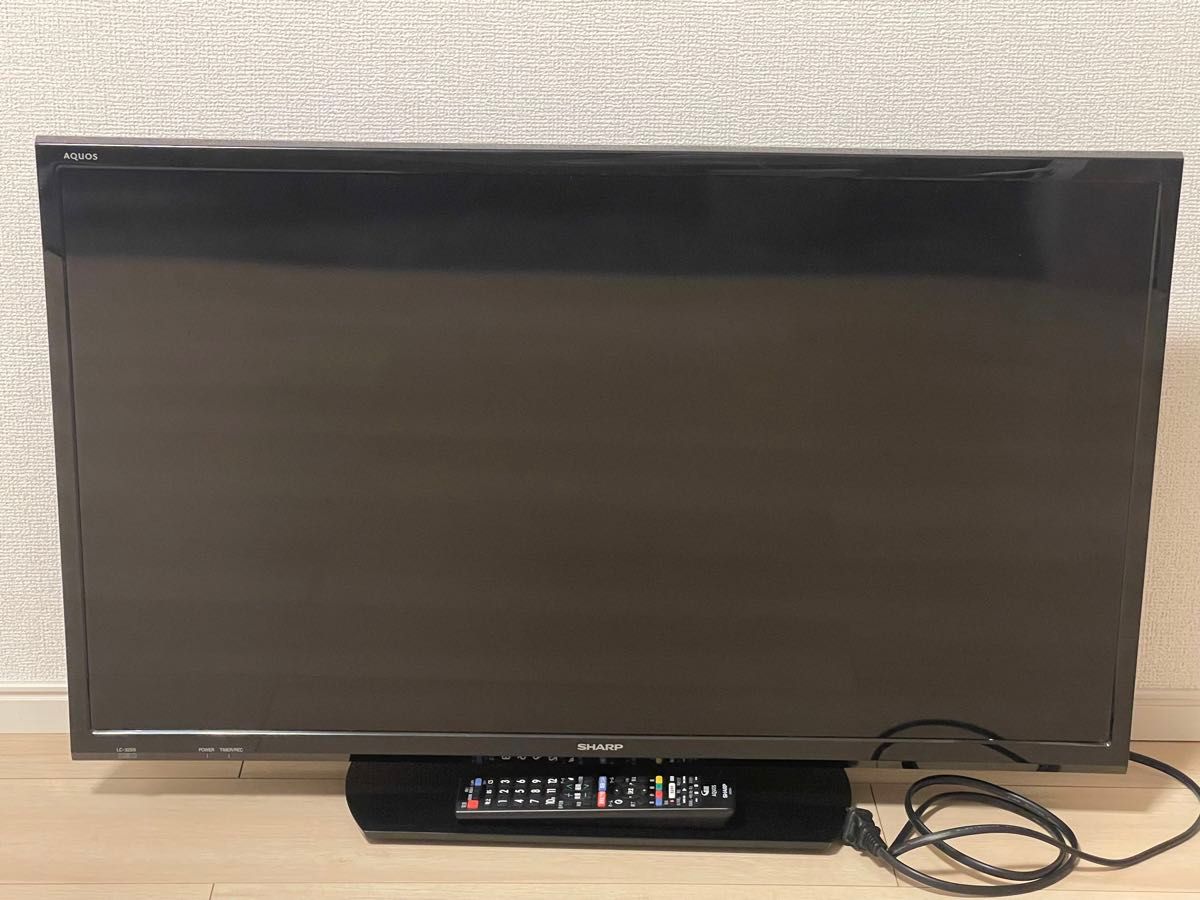 SHARP シャープ 液晶テレビ AQUOS 32V型 TV カード・リモコン SHARP シャープ 液晶テレビ AQUOS 32V型 TV カード・リモコン