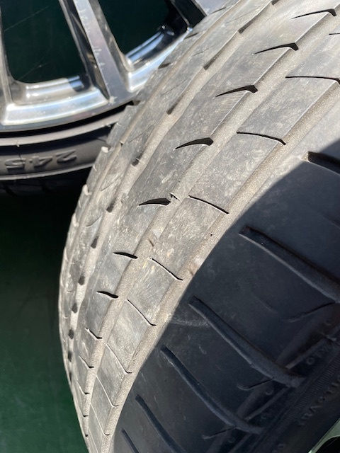 中古夏タイヤアルミホイール4本セット245/35R20　95Y　8.5-20+35　5/114.3売り切り_画像3