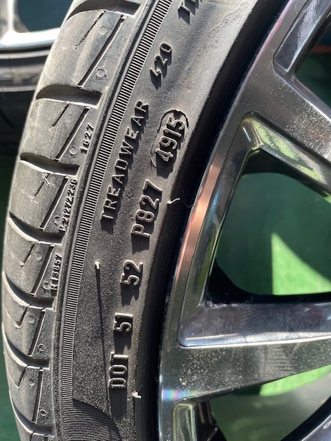 中古夏タイヤアルミホイール4本セット245/35R20　95Y　8.5-20+35　5/114.3売り切り_画像4