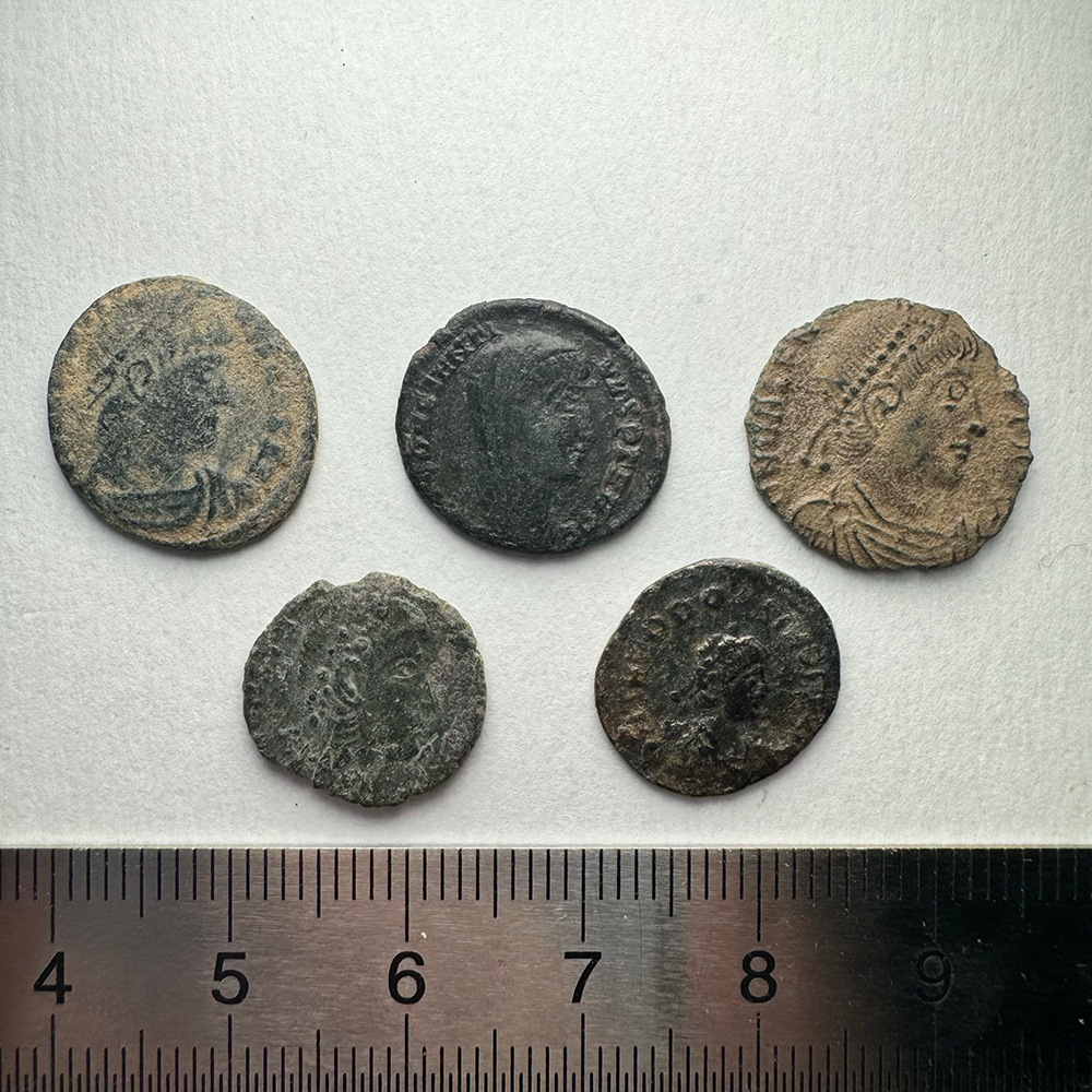 【古代ローマコイン】AE4フォリス クリーニング済 ブロンズコイン 銅貨 フォリス 5枚まとめてロット(hDAZJt9QLM)_画像1