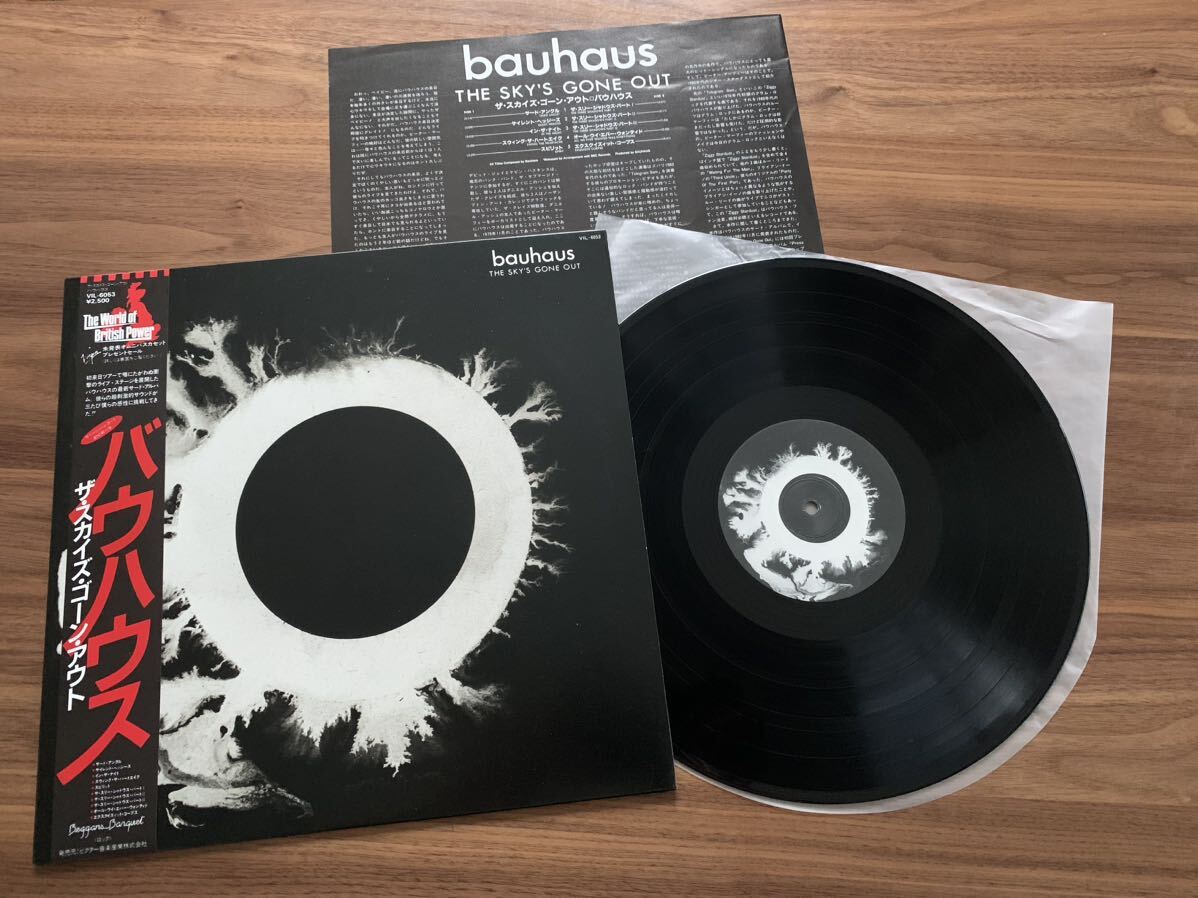 LP レコード 国内盤 帯付 美品 ◆ Bauhaus バウハウス / The Sky's Gone Out ザ・スカイズ・ゴーン・アウト / Virgin VIL-6053 / Goth Rockの画像1