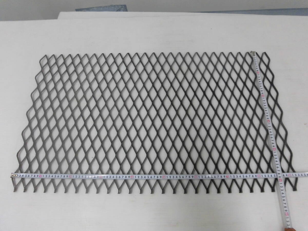 エキスパンドメタル　エキスパンド　アミ　鉄 スチール　鋼材　XS63　535X930ミリ　１枚　切材　溶接材_画像3