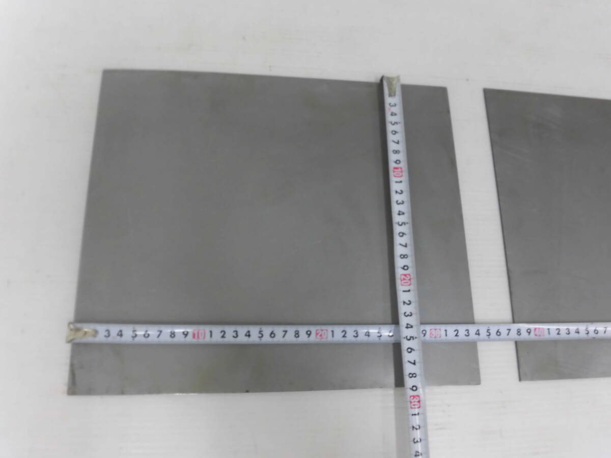 鉄板　スチール板　板厚1.6mm　288mm x 337mm 2枚 切板　切材　溶接材_画像3