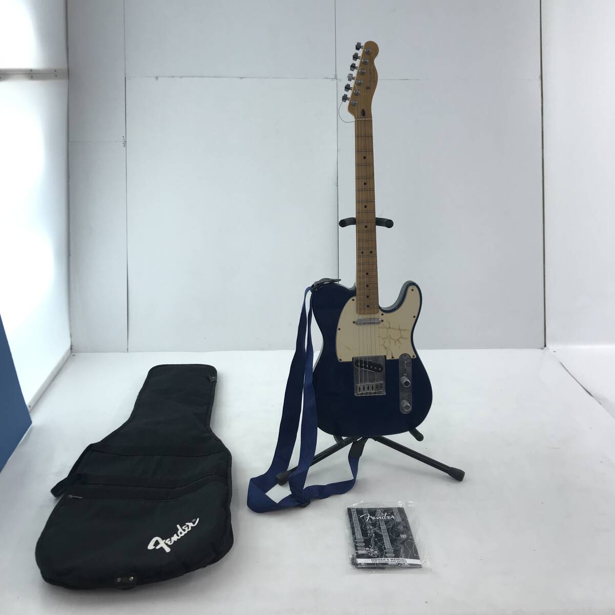【1円～】Fender エレキギター TELECASTER ソフトケース付き ※現状品【中古品】_画像1
