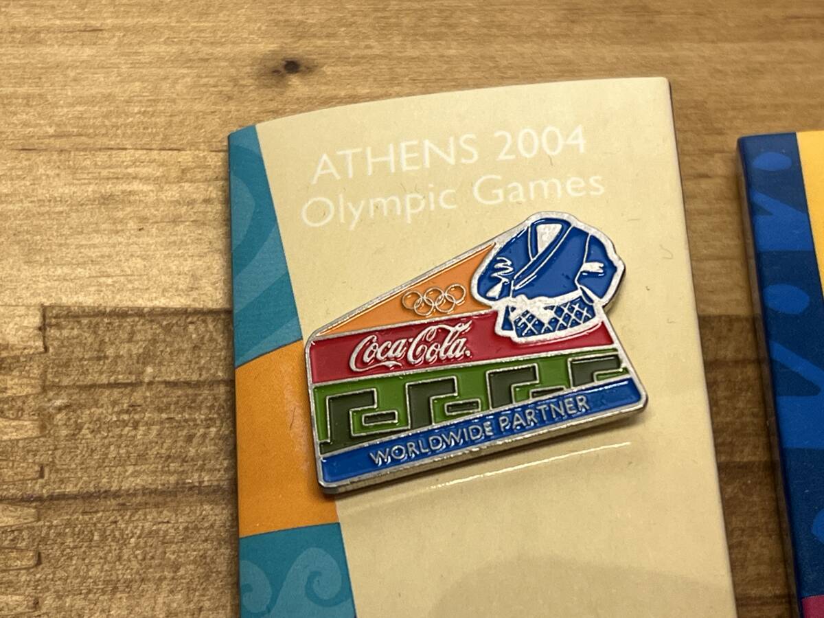 2004アテネオリンピックピンバッジコレクション コカコーラコラボ サッカー、柔道　計3点_画像2