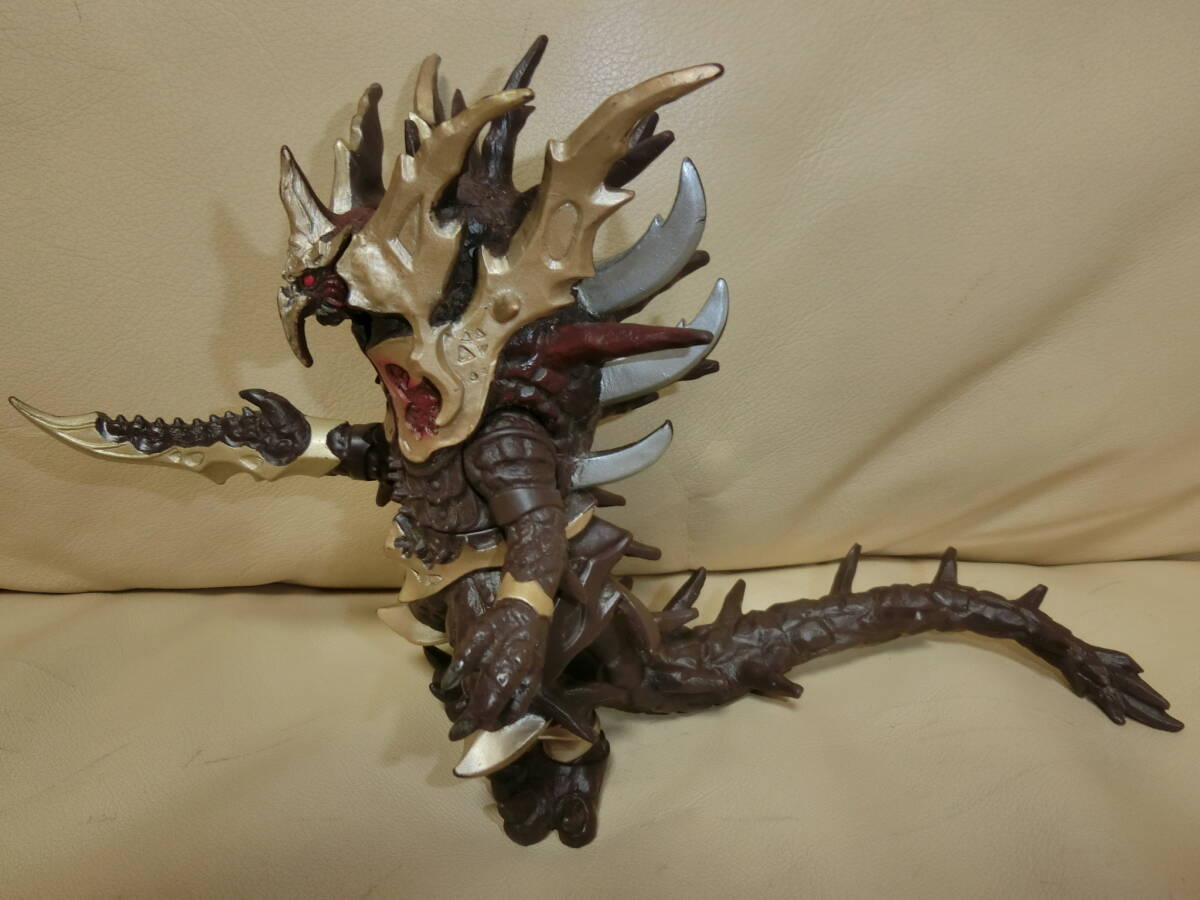 BANDAI 　　ウルトラ怪獣シリーズから　イフのソフビです。 _画像1