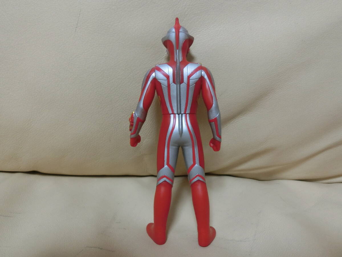 BANDAI 　　ウルトラヒーローシリーズからウルトラマンメビウスのソフビです。_画像2