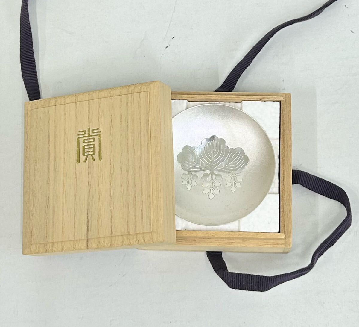 silver cup silver sake cup silver fire fighting . length .. tree box 38g sake cup and bottle 