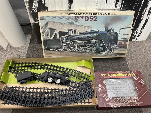 上12705 プラモデル　STEAM LOCOMOTIVE D52 蒸気機関車　H/0ゲージ採用鉄道模型 SL蒸気機関車シリーズ + 旧国 ボディキット RM MODELS _画像1