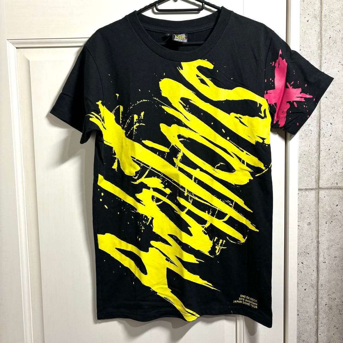 ワンオクロック 2018 Ambitions 黒 半袖Tシャツ Mサイズ ONE OK ROCK