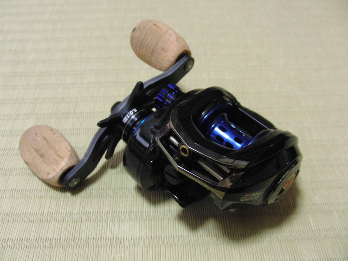 【中古美品】Abu Garcia REVO DEEZ8 右ハンドル_画像1