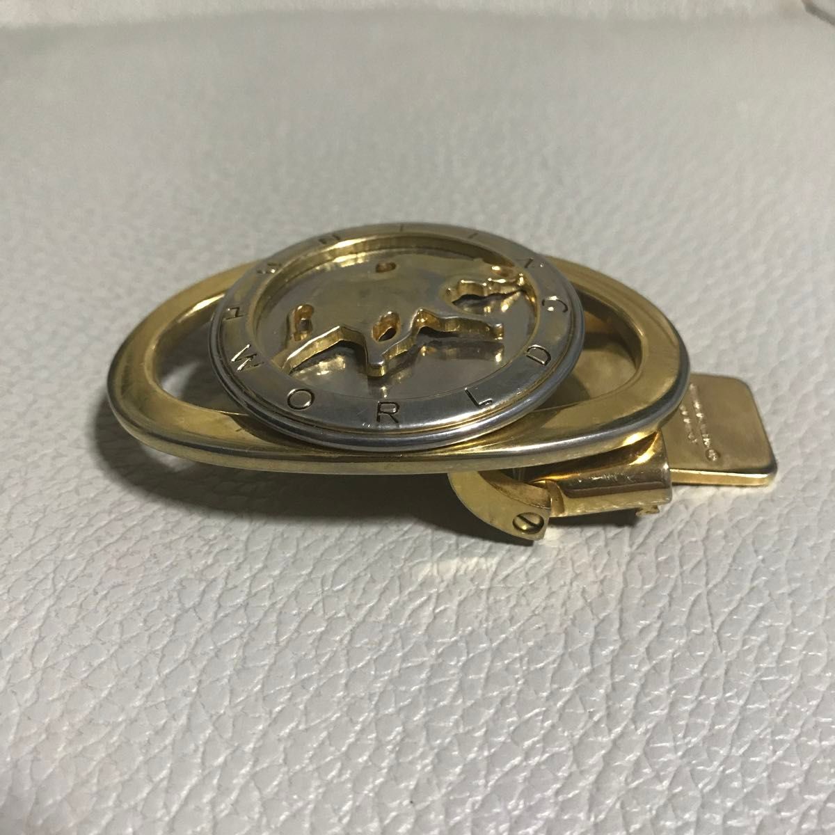 HUNTING WORLD ベルトバックル ゴールド色×シルバー色 本物保証 HUNTING WORLD ベルトバックル ゴールド色×シルバー色 本物保証
