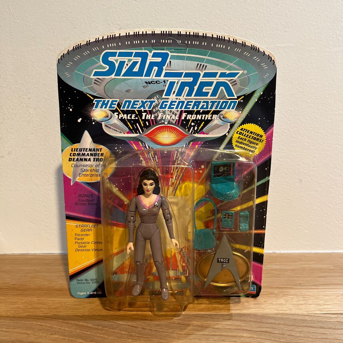 STARTREK/ THE NEXT GENERATION[DEANNA TROI] фигурка Star Trek Playmates 1992 год 