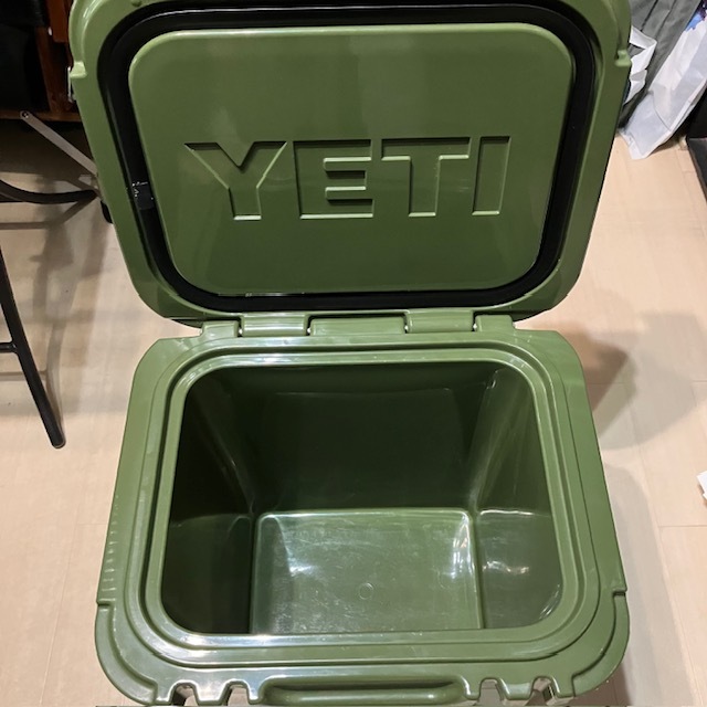15049円 6/16迄【限定色】YETI Roadie 24 イエティ クーラー 15049円 6/16迄【限定色】YETI Roadie 24 イエティ クーラー