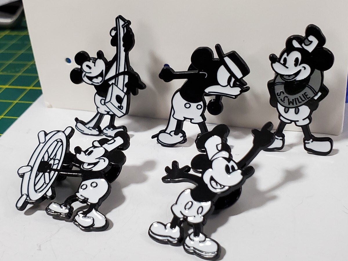 激レア【初代ミッキーマウス】5種ピンバッジセット、ディズニーピンズ