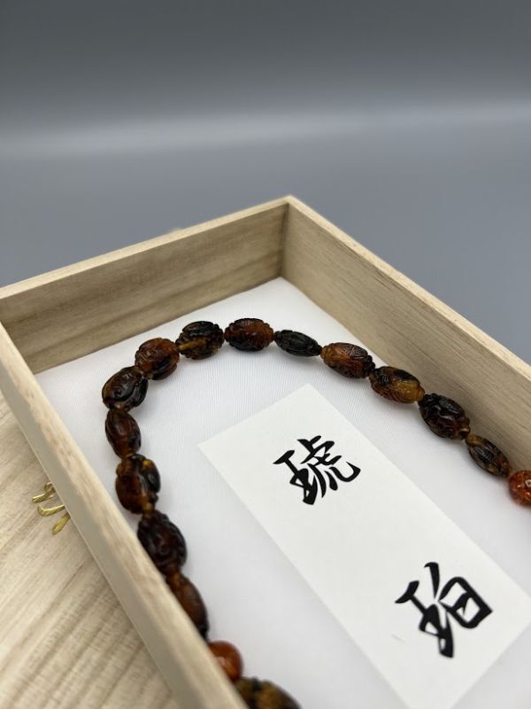 希少品 【新品未使用】桐箱入り 高級 京念珠 琥珀 正絹 男性用 希少品 【新品未使用】桐箱入り 高級 京念珠 琥珀 正絹 男性用