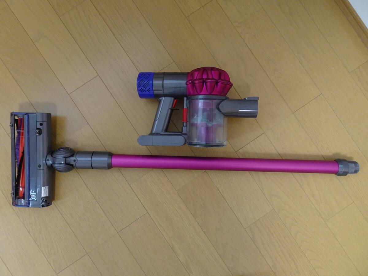 ★★中古品 dyson ダイソン SV07（V6シリーズ）サイクロンコードレスクリーナー　収納・充電スタンド付き！！★★_画像5